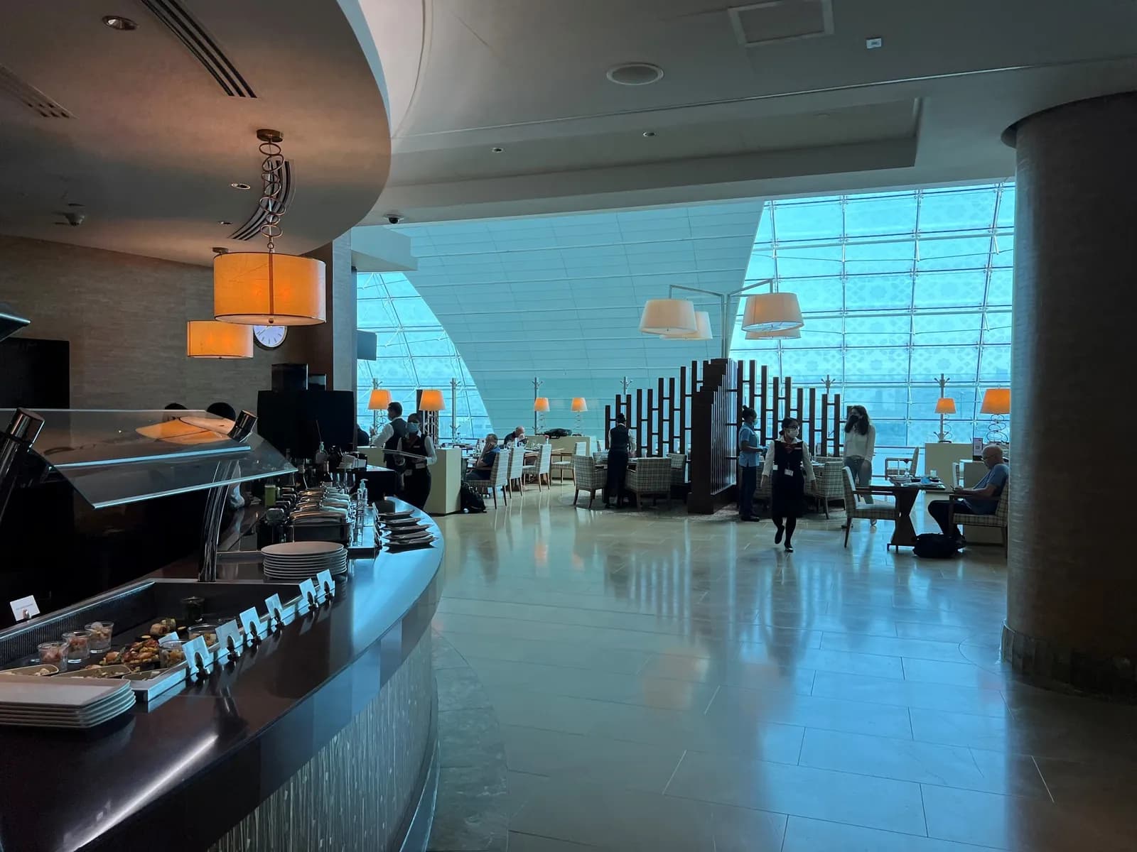 Sushi-Angebot in der Emirates First Class Lounge Dubai