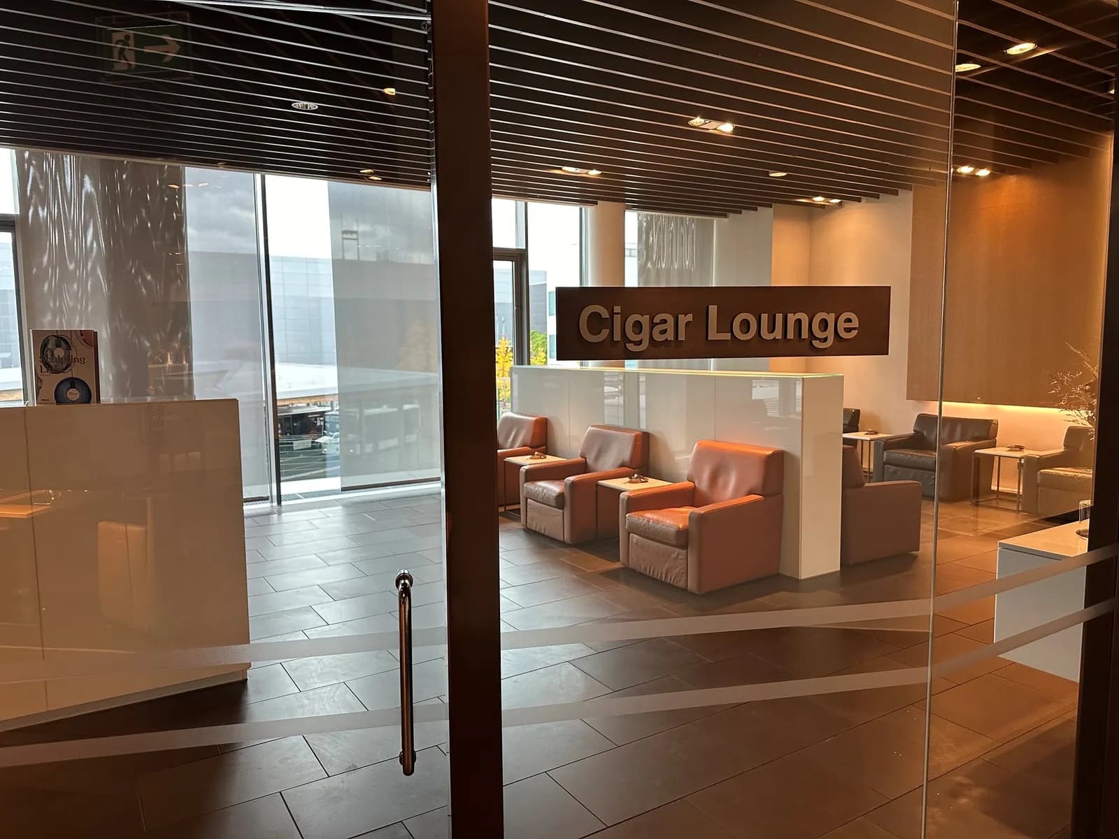 Zigarrenlounge im Lufthansa First Class Terminal Frankfurt