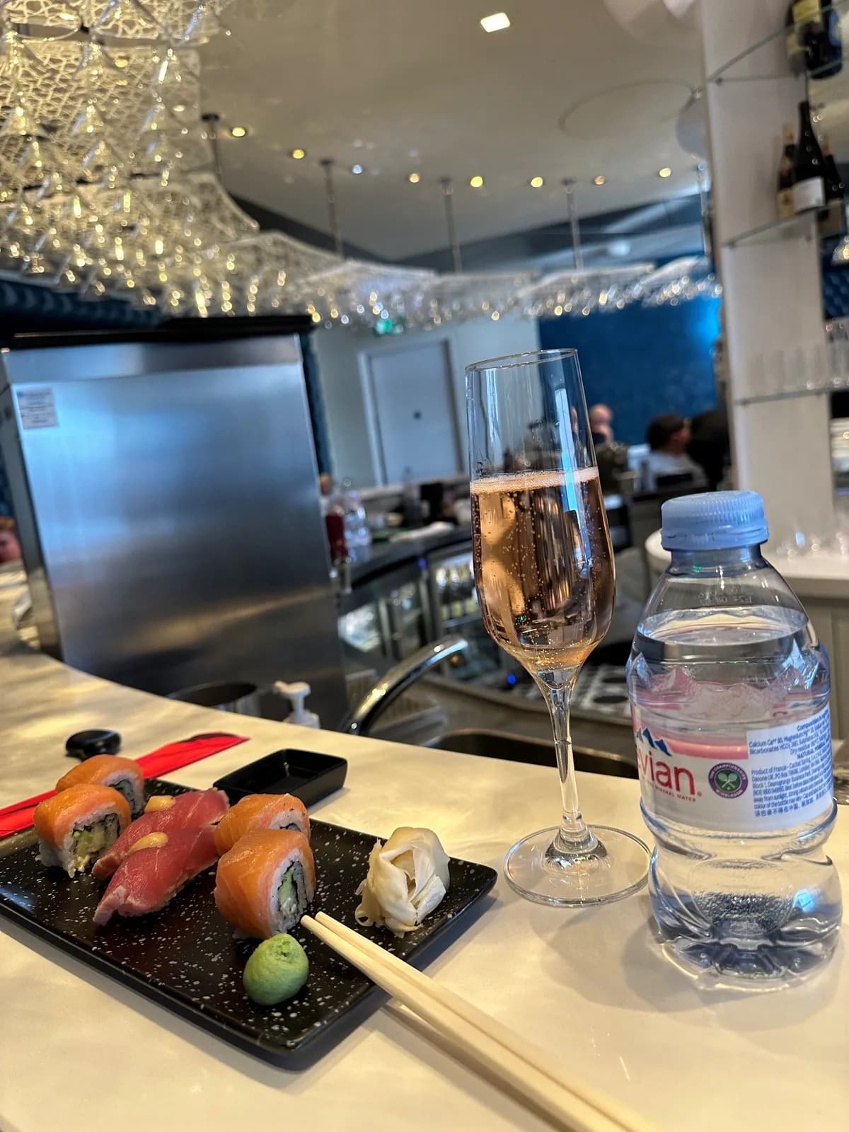 Sushi in der Qatar Airways Lounge London Heathrow