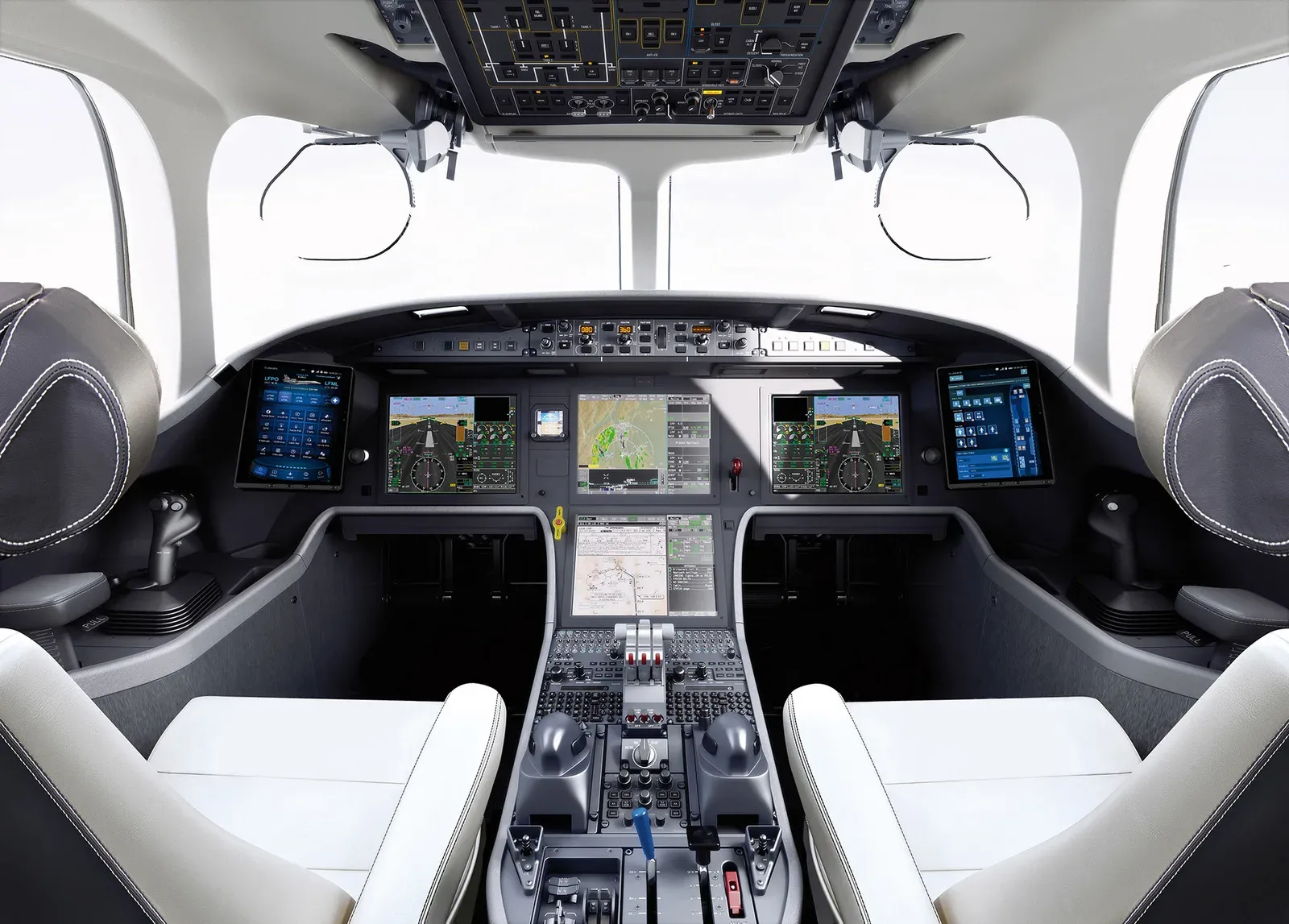 Cockpit der Falcon 8X