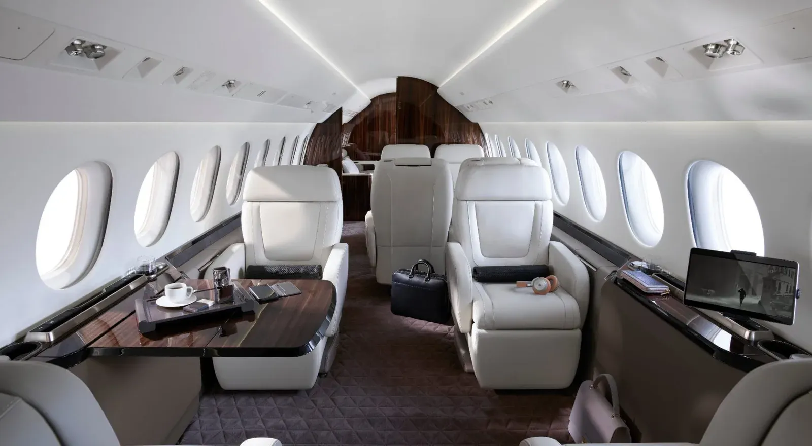Kabine der Falcon 8X